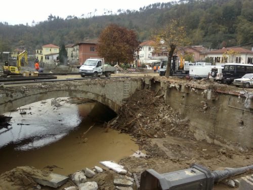 alluvione-in-val-di-vara-sp-borghetto-di-vara-02-05-11-2011-9