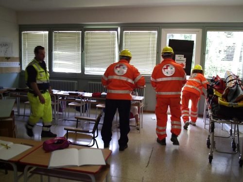 Evacuazione Scuole Caprino 2005
